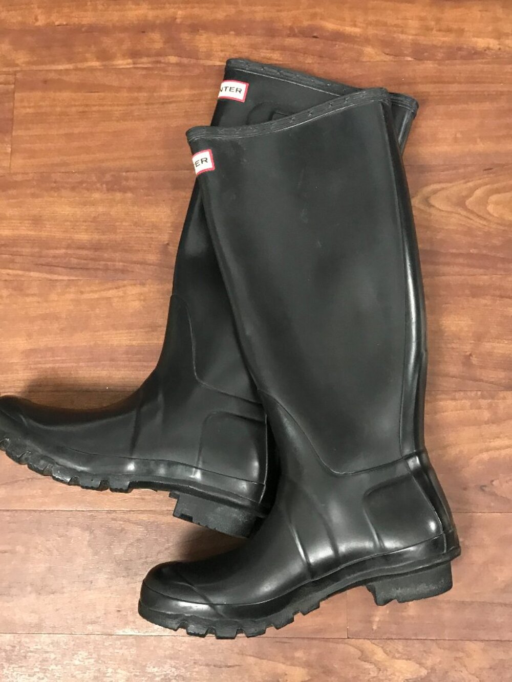 Hunter Original Tall Gloss Rain Boots for Women, Size US 6 - Glossy Black Rubber